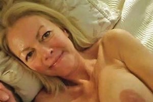 Mom's Horny Friend Gives Hot Blowjob In Amateur Sex Tape